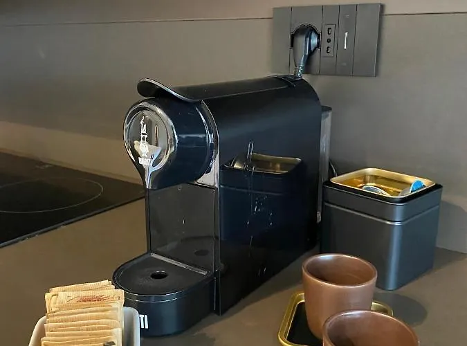 Palazzina10 & ساسو ماركوني