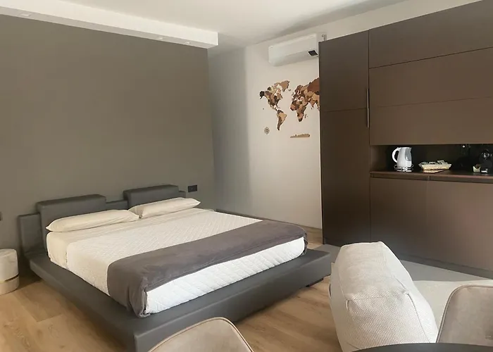 Palazzina10 & فندق مبيت وإفطار ساسو ماركوني